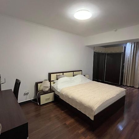 Large 2 Bedroom Apartment Soseaua Nordului Bukarest Eksteriør billede