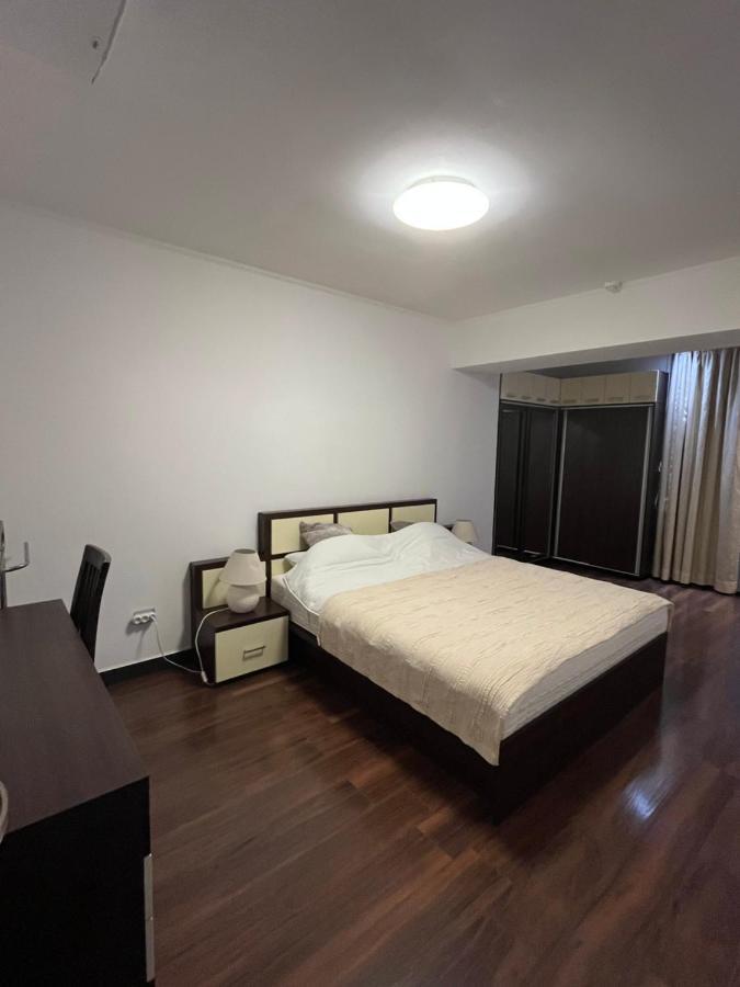 Large 2 Bedroom Apartment Soseaua Nordului Bukarest Eksteriør billede