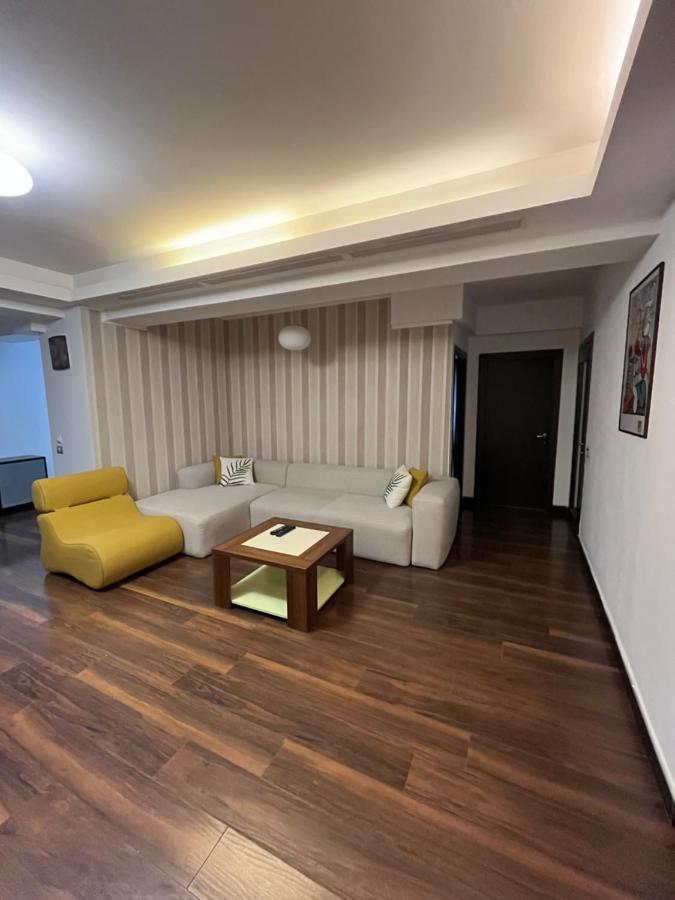 Large 2 Bedroom Apartment Soseaua Nordului Bukarest Eksteriør billede