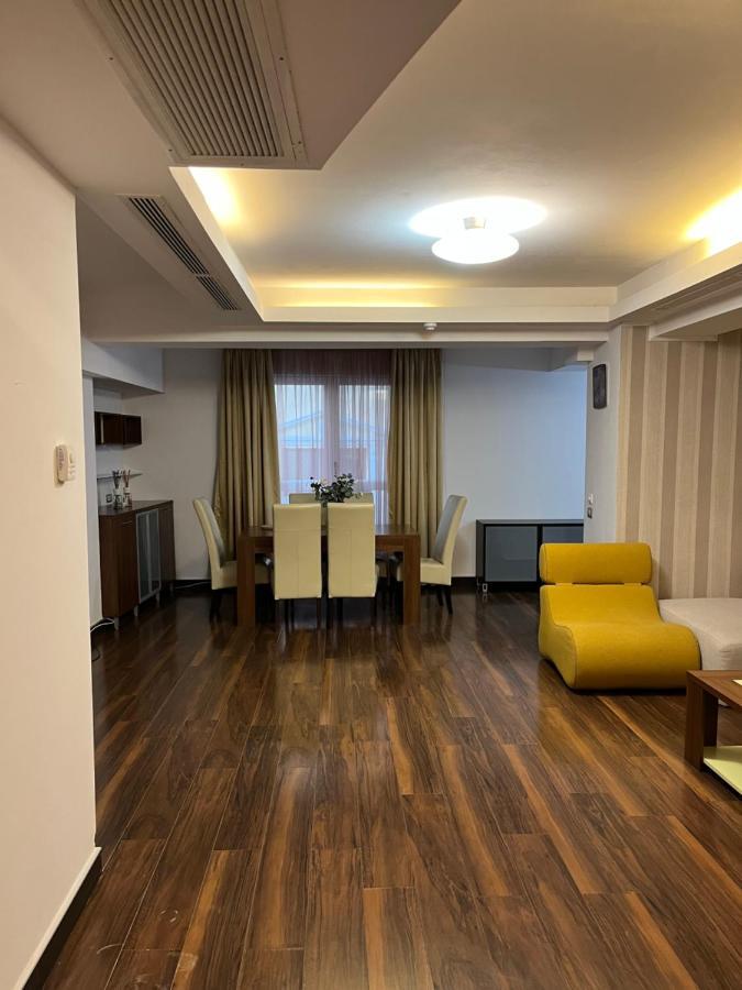 Large 2 Bedroom Apartment Soseaua Nordului Bukarest Eksteriør billede