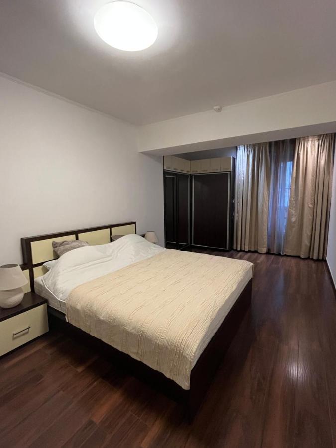 Large 2 Bedroom Apartment Soseaua Nordului Bukarest Eksteriør billede