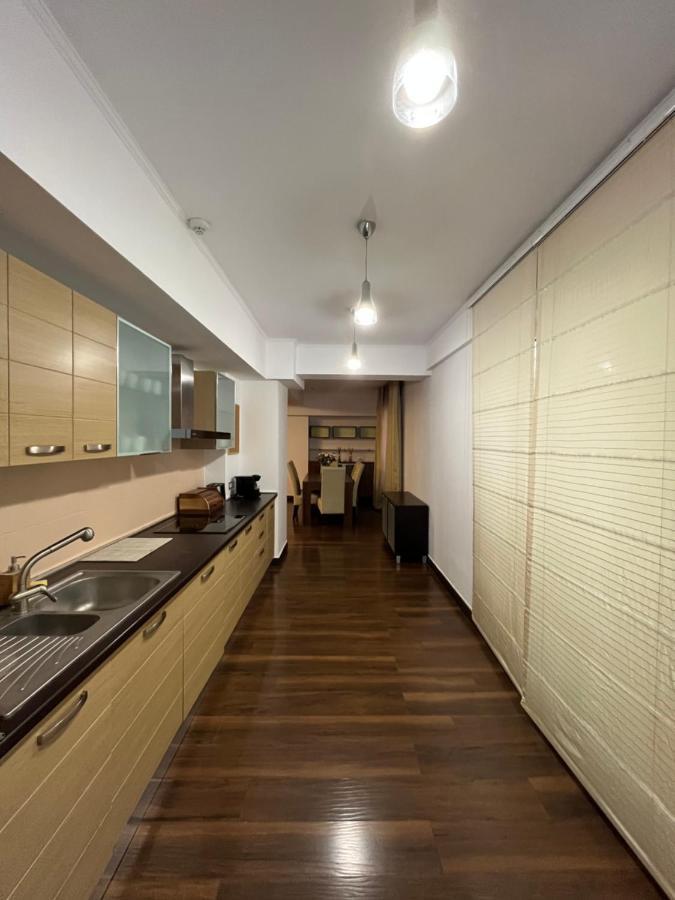 Large 2 Bedroom Apartment Soseaua Nordului Bukarest Eksteriør billede