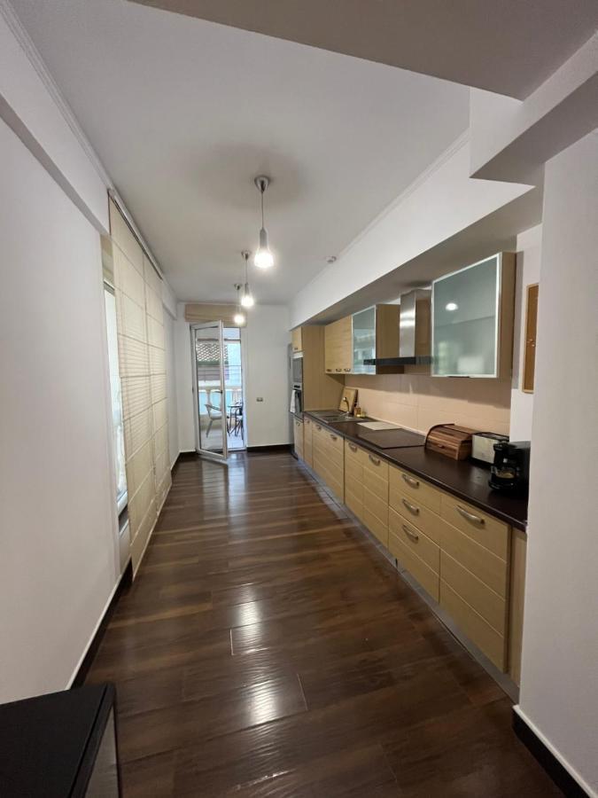 Large 2 Bedroom Apartment Soseaua Nordului Bukarest Eksteriør billede